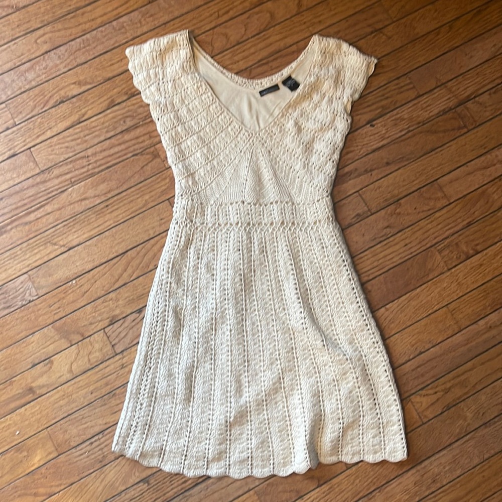 Moda beautiful crochet dress. Fully lined